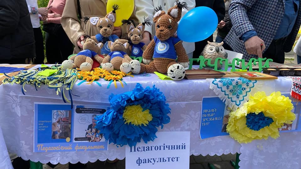 z-dnem-narodzhennia-ridnyj-universytete-02