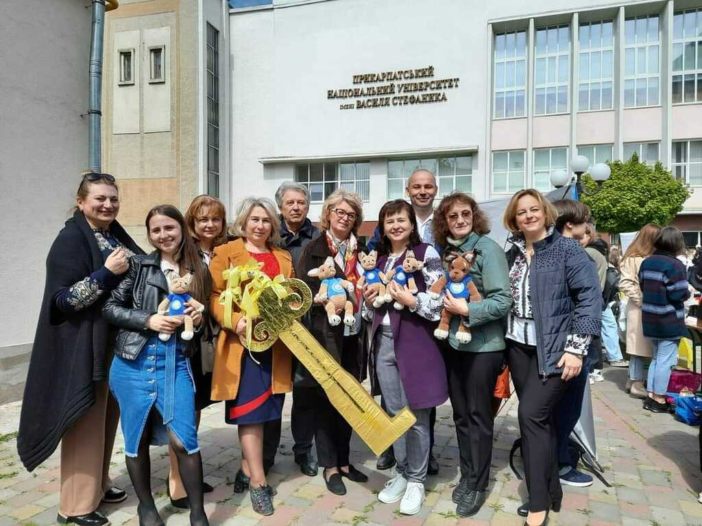 z-dnem-narodzhennia-ridnyj-universytete-06