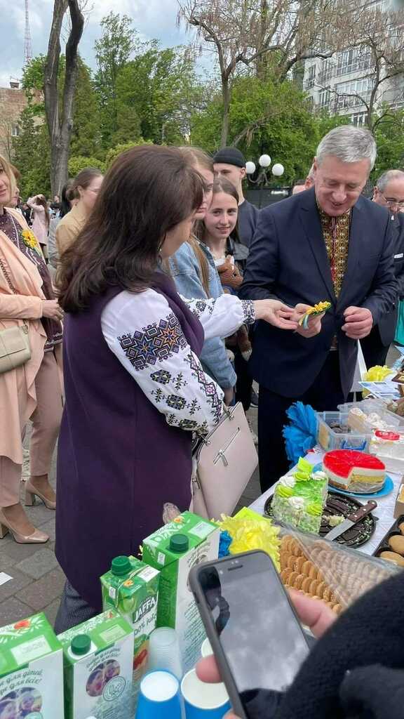 z-dnem-narodzhennia-ridnyj-universytete-08