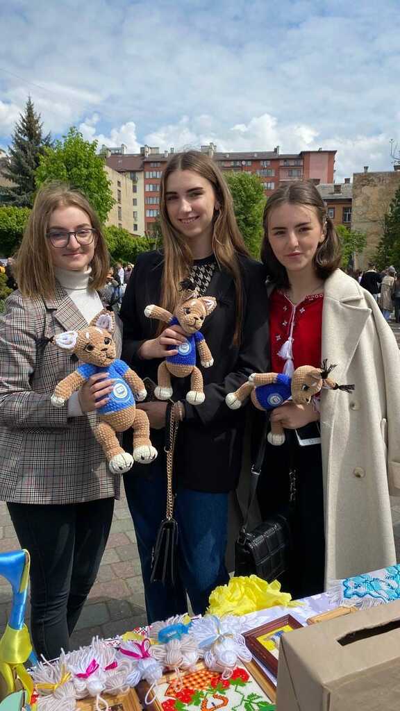 z-dnem-narodzhennia-ridnyj-universytete-11