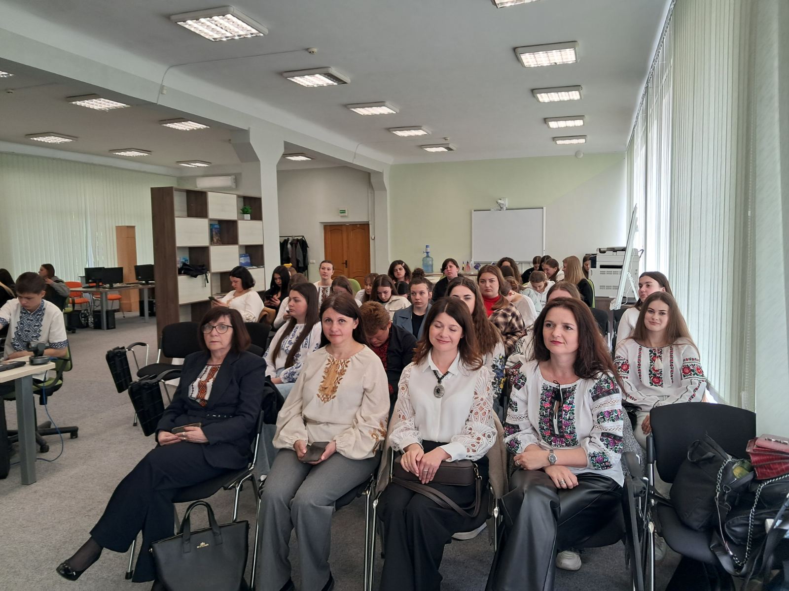 зображення_viber_2025-05-15_21-18-57-746