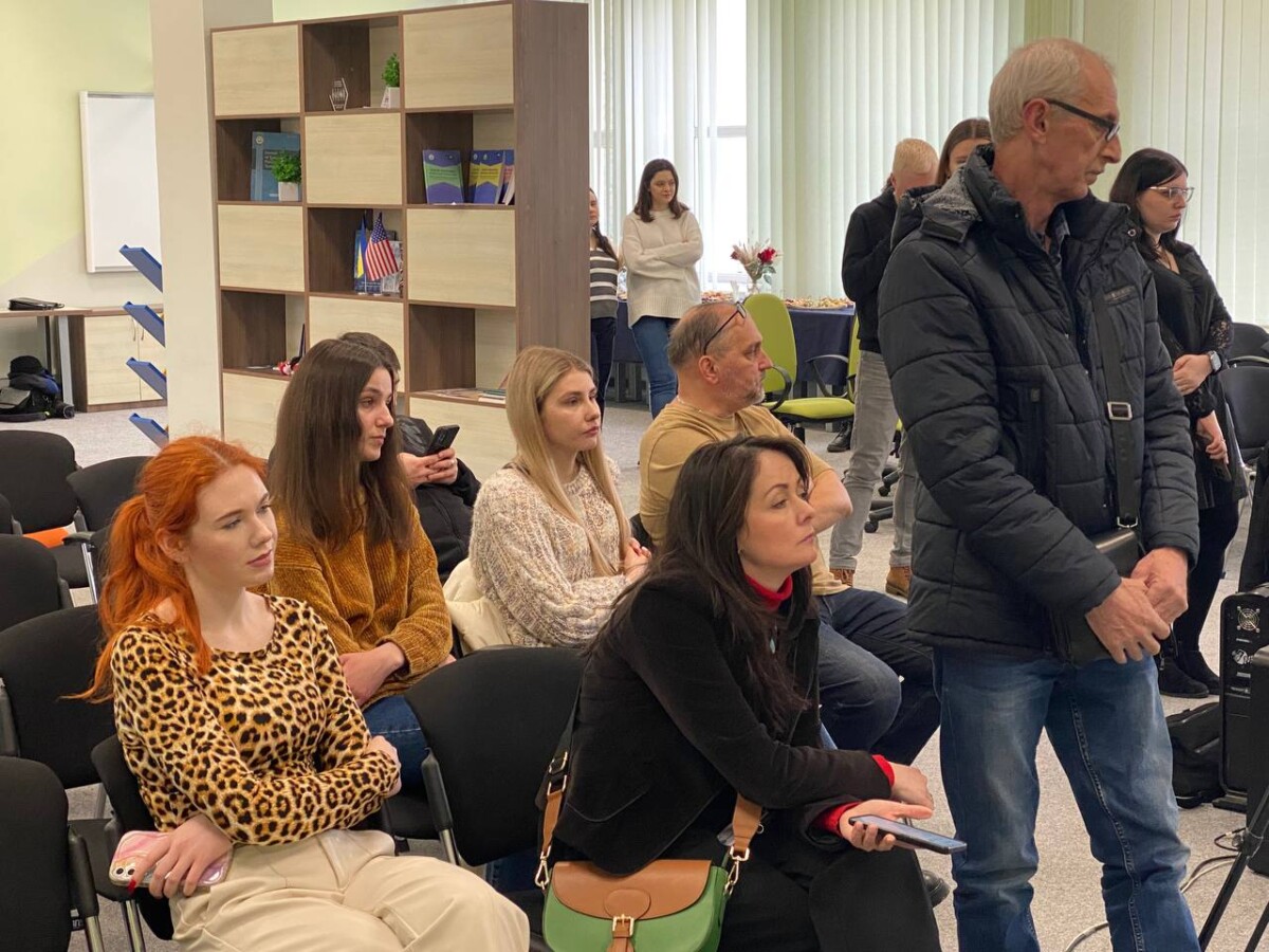 photo_5258288603656295936_y